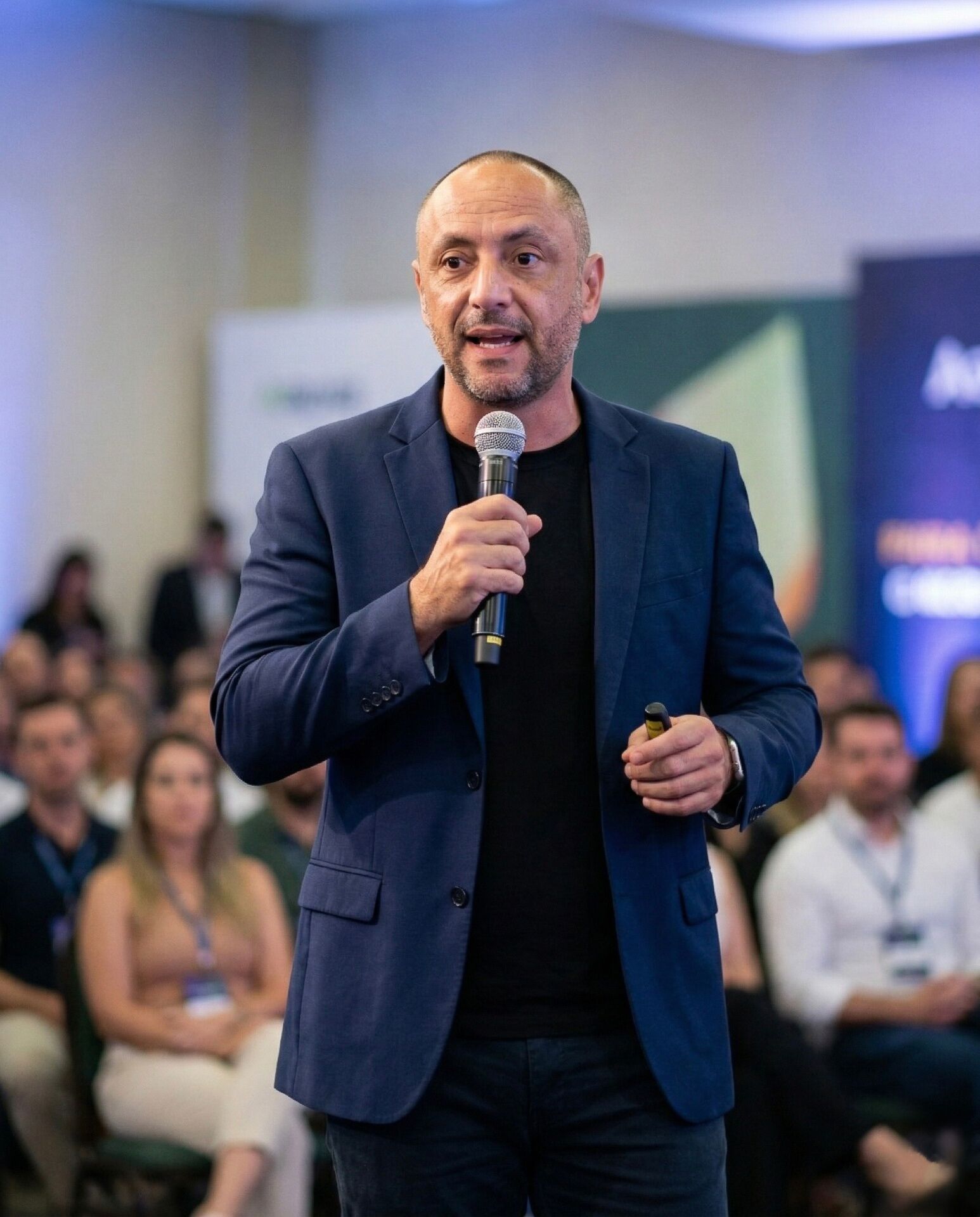 Caio Rocha, fundador da Flux Comex, em palestra